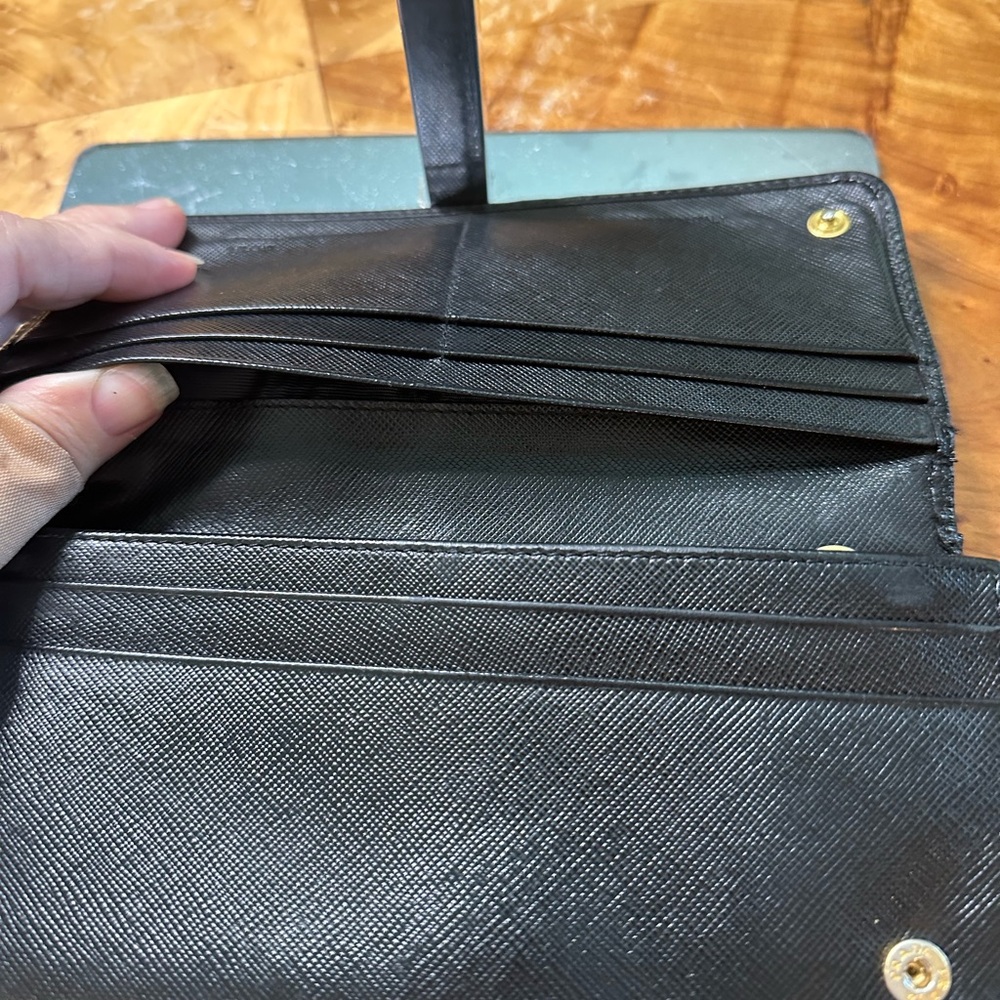 Prada Black Saffiano Leather Clutch Wallet with Gold Logo - Picture 6 of 16
